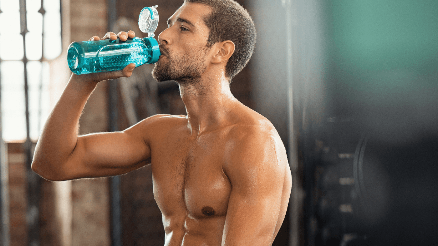 Hydratation dans un home gym : la pratique essentielle qui change tout