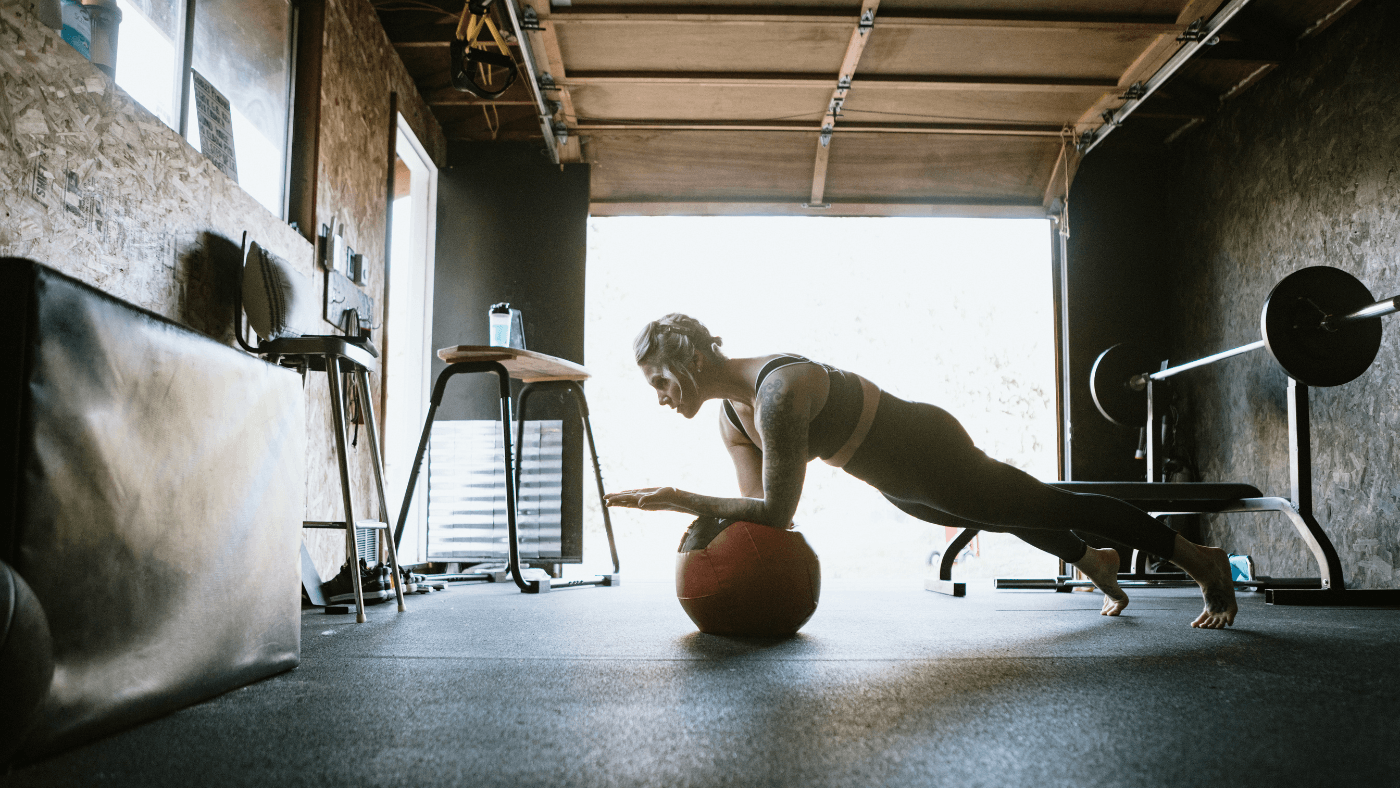 Pourquoi un miroir est indispensable dans un home gym performant