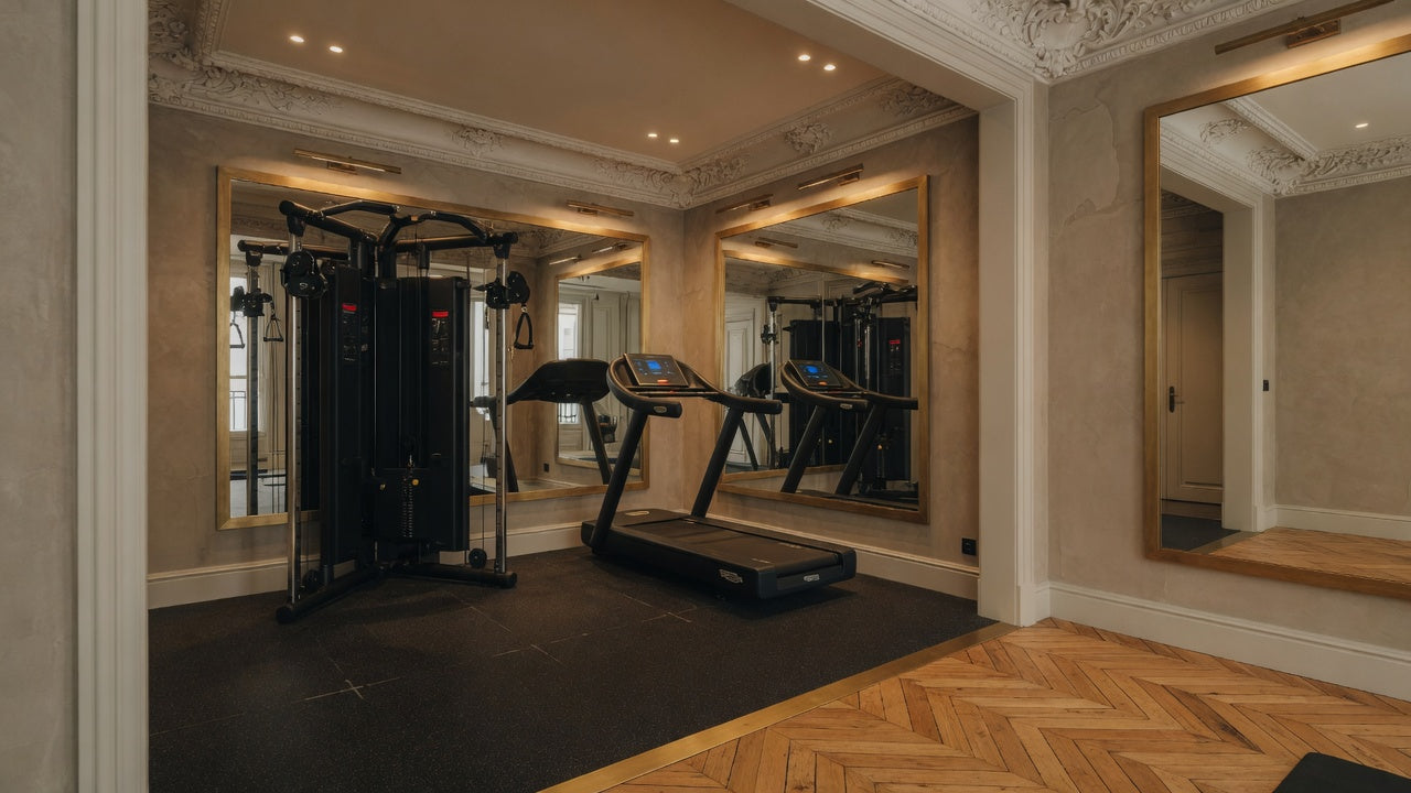 Revêtements muraux pour home gym en appartement de prestige : comment ne pas trahir l'architecture ?