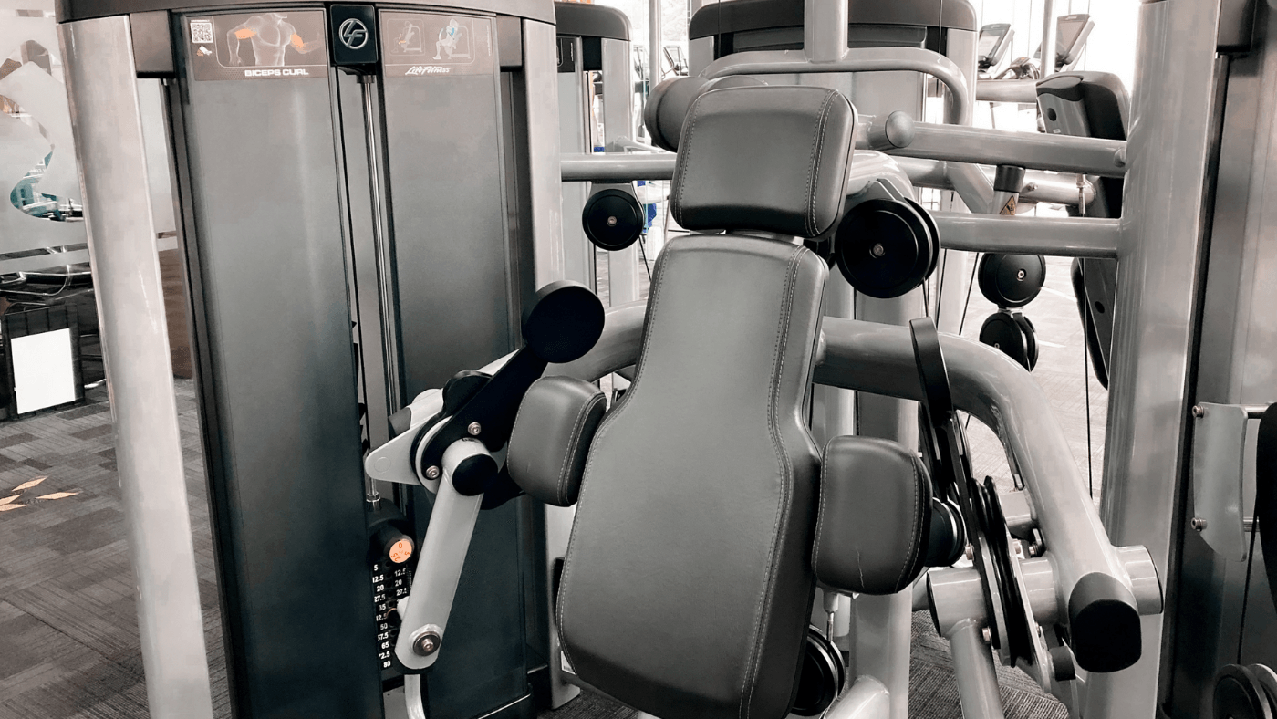 Appareils multifonctions vs équipements spécialisés : que choisir pour son home gym ?