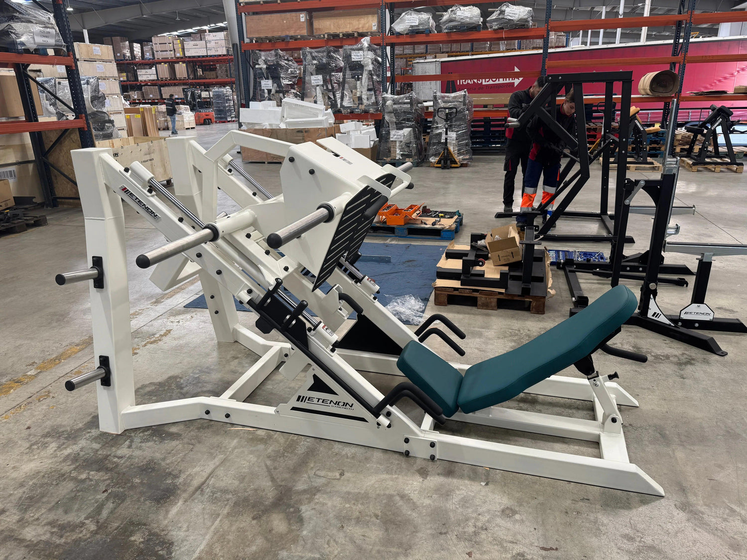 Personnalisez vos machines de musculation avec Central Gym et Etenon : design, identité et impact visuel